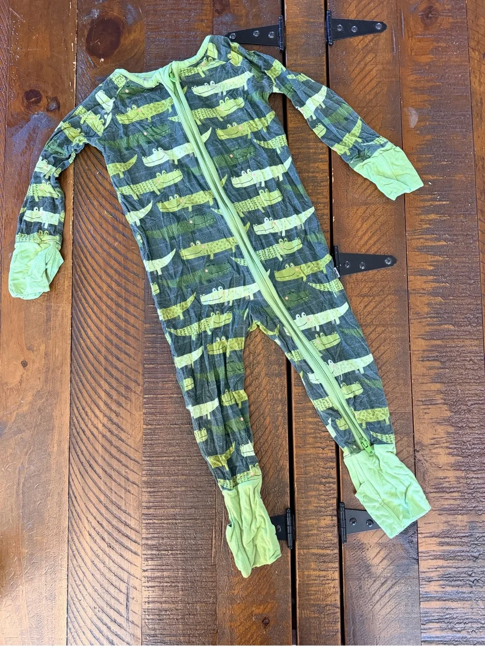 Little sleepies 6-12 month zippy lot